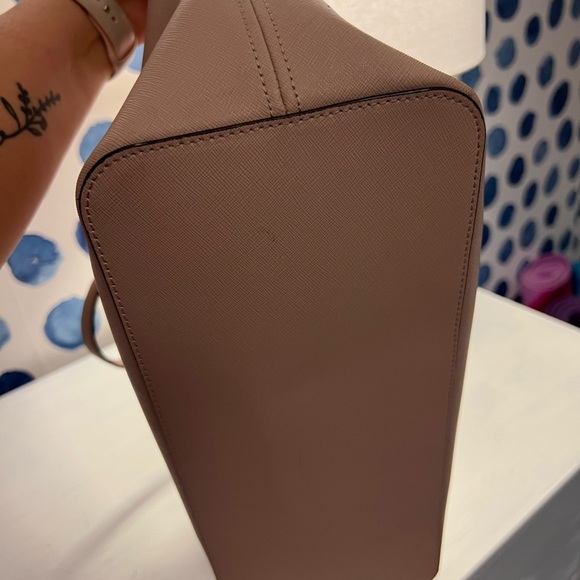 Micheal Kors Baby Soft pink large tote with gold hardware zipper - Picture 10 of 14